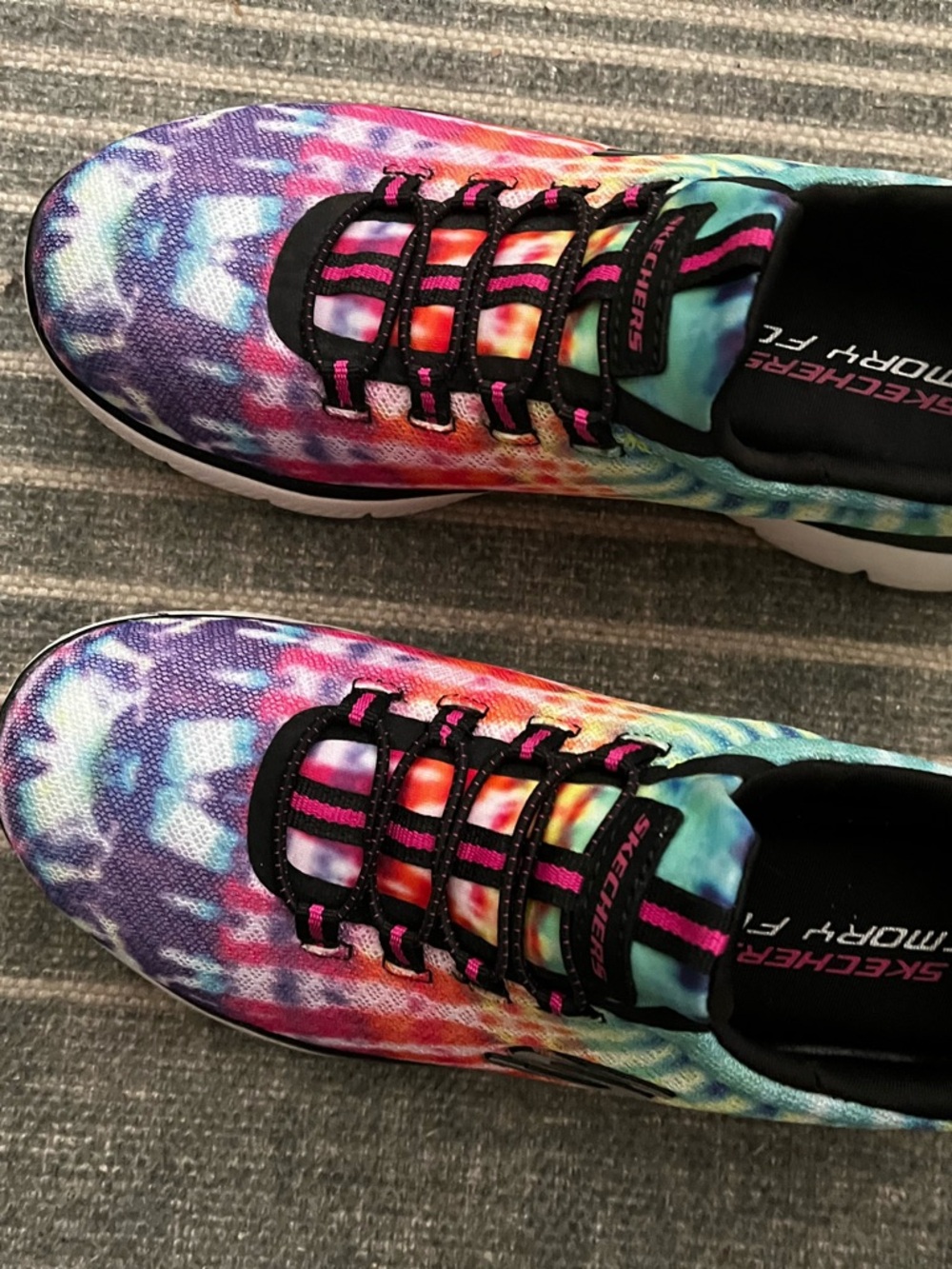 NEW Skechers Women’s Rainbow Tie-Dye Purple Green Athletic Sneakers Discontinued